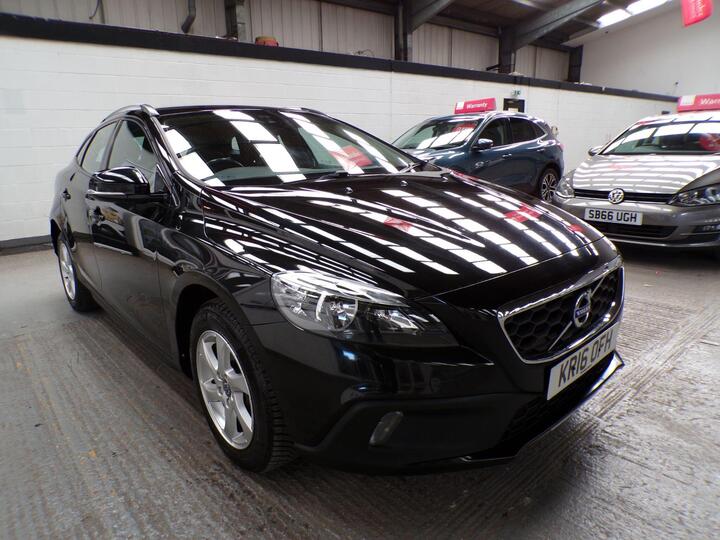 Volvo V40 Cross Country 2.0 D3 SE Nav Euro 6 (s/s) 5dr Volvo V40 Cross Country 2.0 D3 SE Nav Euro 6 (s/s) 5dr