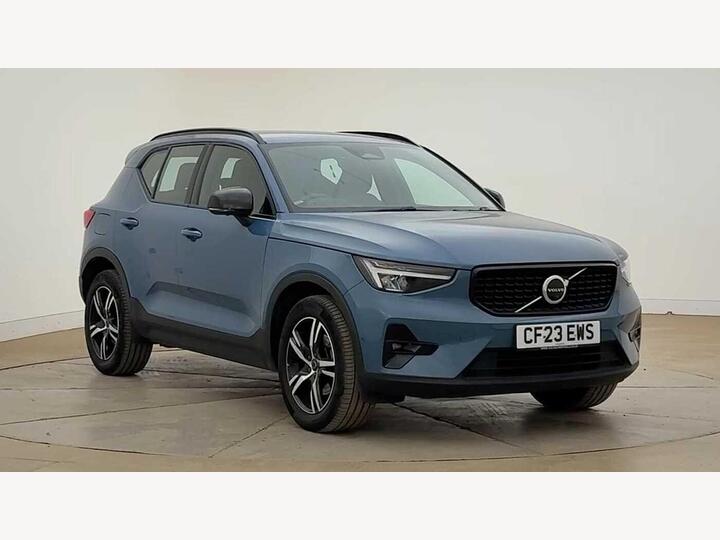 Volvo XC40 2.0 B3 MHEV Plus Dark DCT Auto Euro 6 (s/s) 5dr