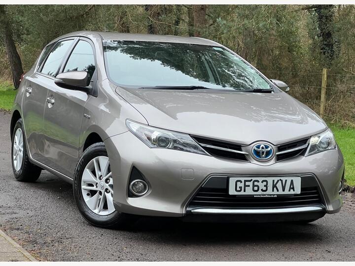 Toyota Auris 1.8 VVT-h Icon CVT Euro 5 (s/s) 5dr Toyota Auris 1.8 VVT-h Icon CVT Euro 5 (s/s) 5dr