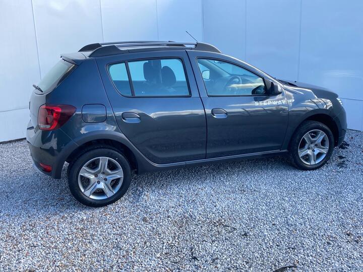 Dacia Sandero Stepway 0.9 TCe Essential Euro 6 (s/s) 5dr
