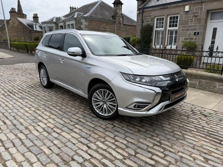 Mitsubishi OUTLANDER 2.4h TwinMotor 13.8kWh 4h CVT 4WD Euro 6 (s/s) 5dr