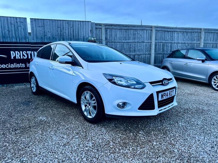 Ford Focus 1.0T EcoBoost Titanium Navigator Euro 5 (s/s) 5dr