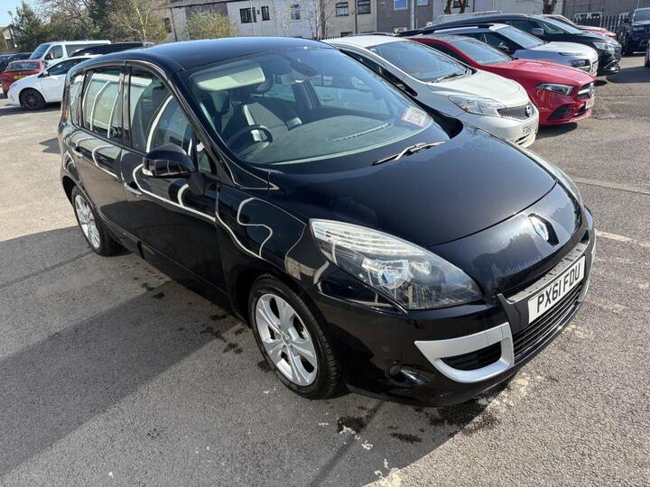 Renault SCENIC 1.5 DCi Dynamique TomTom Euro 5 5dr Renault SCENIC 1.5 DCi Dynamique TomTom Euro 5 5dr
