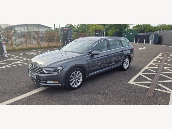 Volkswagen Passat 2.0 TDI BlueMotion Tech SE DSG Euro 6 (s/s) 5dr