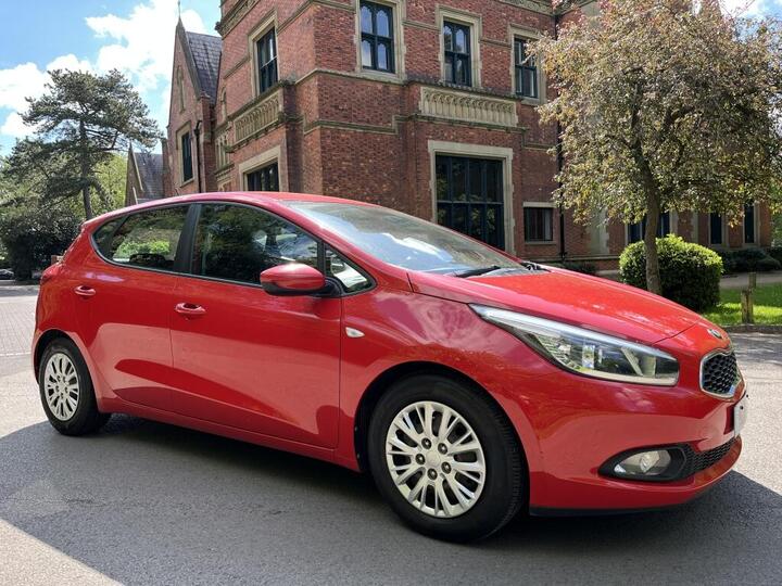 Kia CEED DIESEL HATCHBACK 1.4 CRDi 1 Euro 5 5dr
