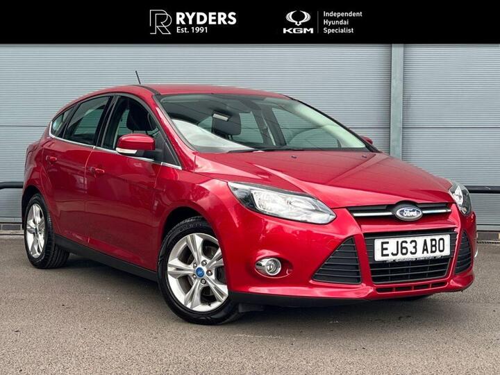 Ford Focus 1.0T EcoBoost Zetec Navigator Euro 5 (s/s) 5dr