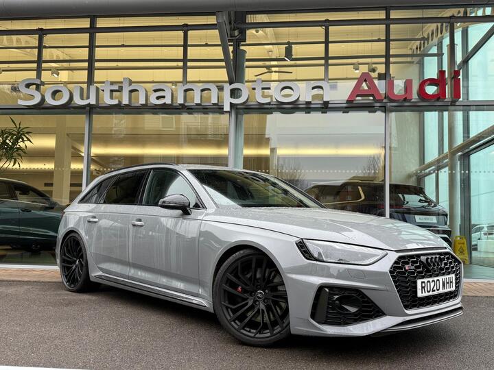 Audi RS4 Avant 2.9 TFSI V6 Carbon Black Tiptronic Quattro Euro 6 (s/s) 5dr Audi RS4 Avant 2.9 TFSI V6 Carbon Black Tiptronic Quattro Euro 6 (s/s) 5dr
