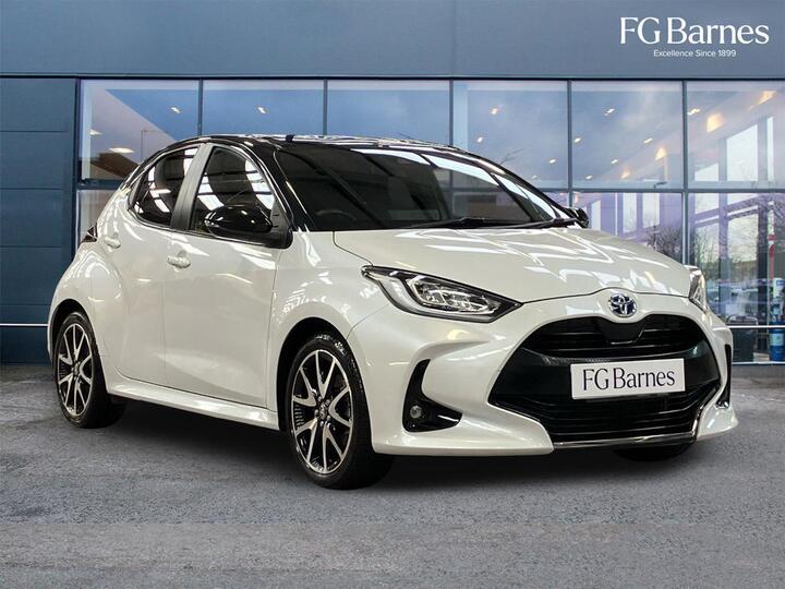 Toyota Yaris 1.5 VVT-h Dynamic E-CVT Euro 6 (s/s) 5dr Toyota Yaris 1.5 VVT-h Dynamic E-CVT Euro 6 (s/s) 5dr