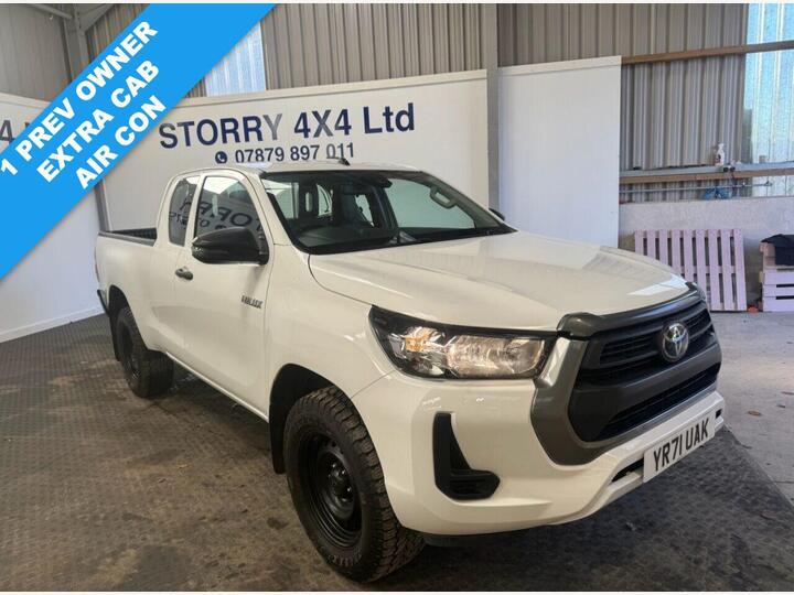 Toyota HI-LUX 2.4 D-4D Active Extra Cab Pickup 4WD Euro 6 (s/s) 4dr