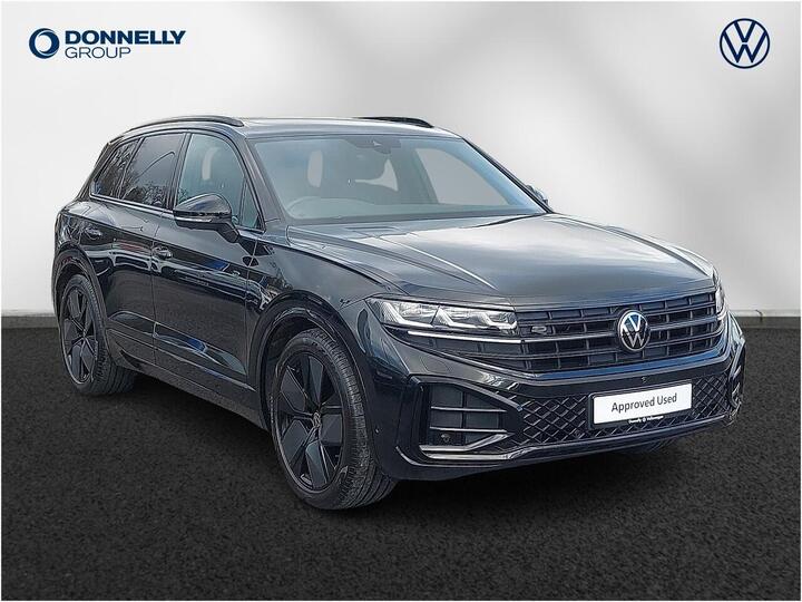 Volkswagen Touareg 3.0 TDI V6 Black Edition Tiptronic 4Motion Euro 6 (s/s) 5dr Volkswagen Touareg 3.0 TDI V6 Black Edition Tiptronic 4Motion Euro 6 (s/s) 5dr