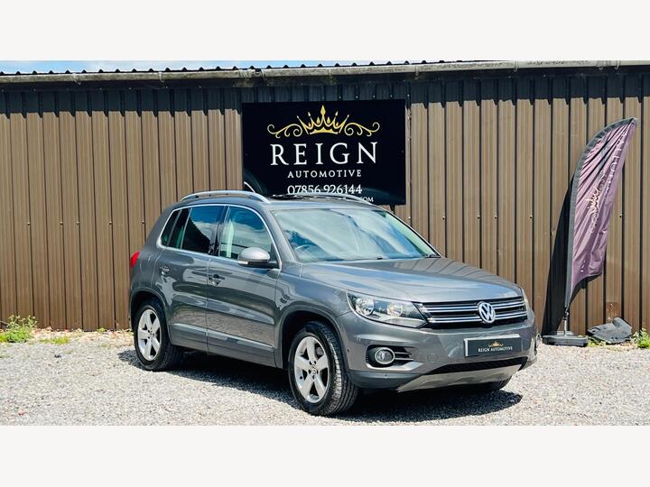 Volkswagen Tiguan 2.0 TDI BlueMotion Tech Escape DSG 4WD Euro 5 (s/s) 5dr