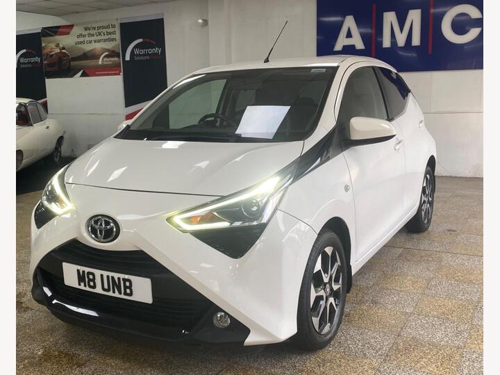 Toyota AYGO 1.0 VVT-i X-plore Euro 6 5dr Toyota AYGO 1.0 VVT-i X-plore Euro 6 5dr