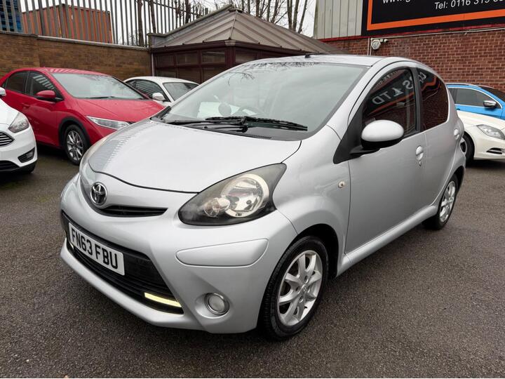 Toyota AYGO 1.0 VVT-i Mode Euro 5 5dr Toyota AYGO 1.0 VVT-i Mode Euro 5 5dr