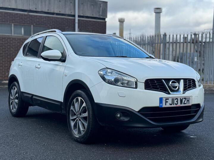 Nissan Qashqai 1.6 Tekna CVT 2WD Euro 5 5dr (AVM) Nissan Qashqai 1.6 Tekna CVT 2WD Euro 5 5dr (AVM)