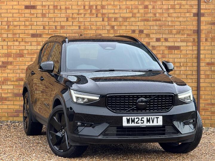 Volvo XC40 2.0 B4 MHEV Plus Black Edition DCT Auto Euro 6 (s/s) 5dr
