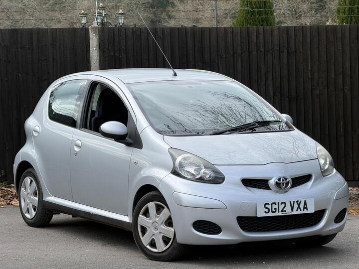 Toyota AYGO 1.0 VVT-i Ice Euro 5 5dr