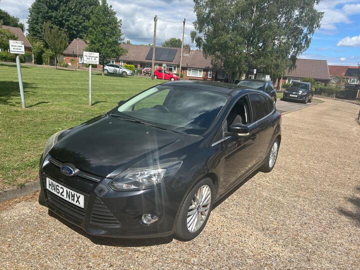 Ford Focus 1.0T EcoBoost Zetec Euro 5 (s/s) 5dr