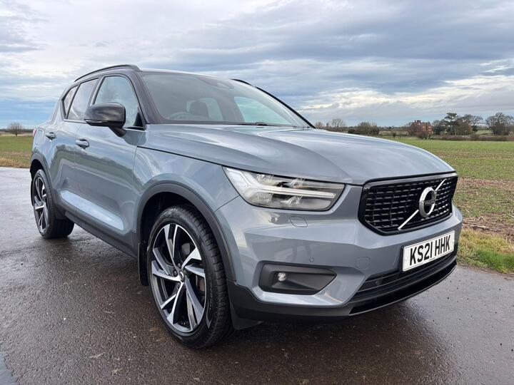 Volvo XC40 2.0 B4 MHEV R-Design Pro Auto Euro 6 (s/s) 5dr