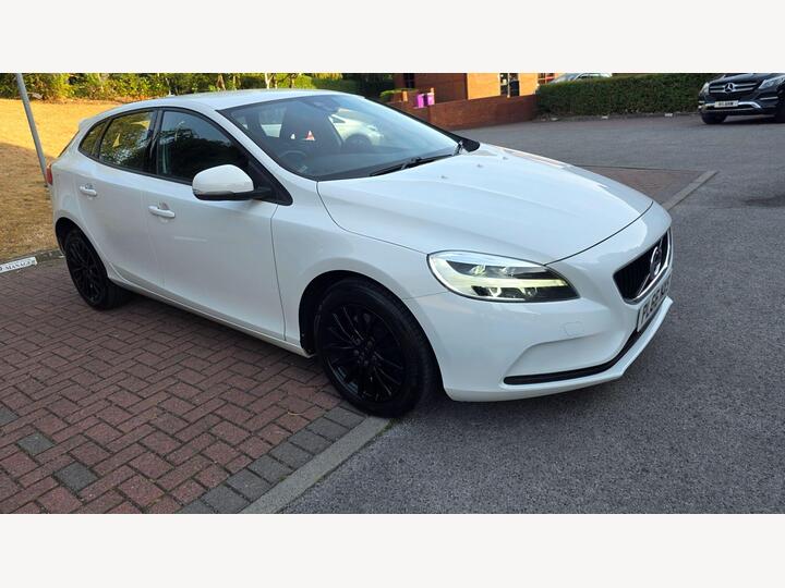 Volvo V40 1.5 T3 Momentum Nav Plus Auto Euro 6 (s/s) 5dr