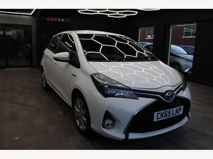 Toyota YARIS 1.5 VVT-h Sport E-CVT Euro 6 5dr