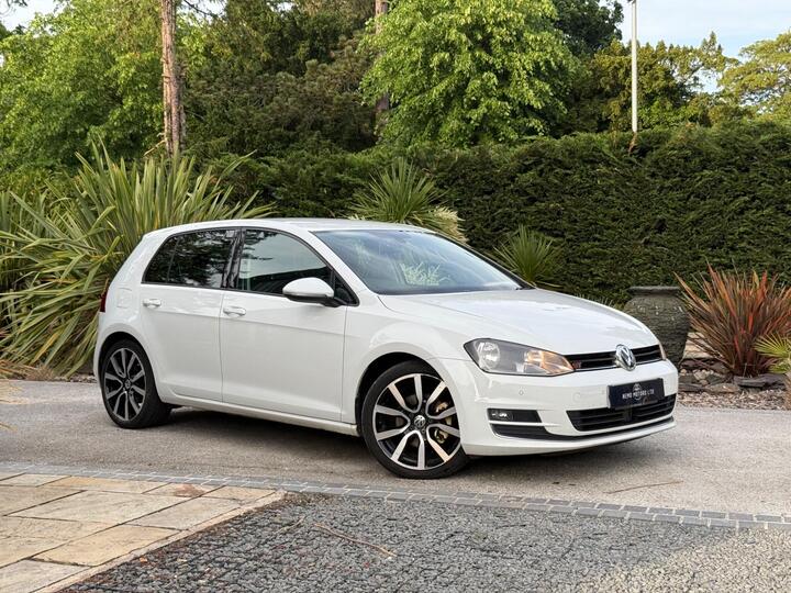 Volkswagen Golf 2.0 TDI BlueMotion Tech GT Euro 5 (s/s) 5dr Volkswagen Golf 2.0 TDI BlueMotion Tech GT Euro 5 (s/s) 5dr