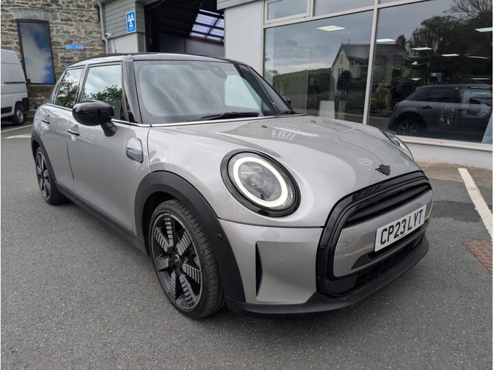 MINI Hatch 1.5 Cooper Exclusive Steptronic Euro 6 (s/s) 5dr