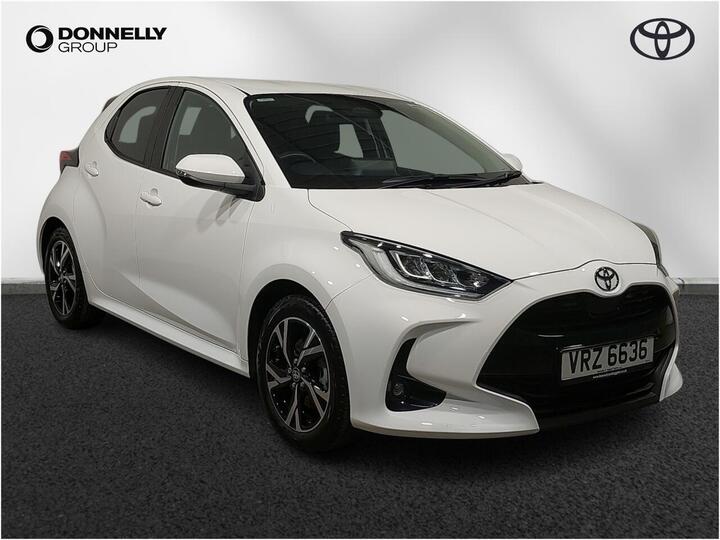 Toyota Yaris 1.5 VVT-h Design E-CVT Euro 6 (s/s) 5dr