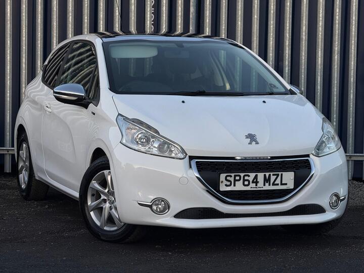 Peugeot 208 1.2 VTi PureTech Style Euro 6 3dr Peugeot 208 1.2 VTi PureTech Style Euro 6 3dr