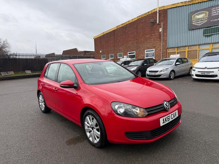 Volkswagen Golf 1.6 TDI BlueMotion Tech Match Euro 5 (s/s) 5dr Volkswagen Golf 1.6 TDI BlueMotion Tech Match Euro 5 (s/s) 5dr