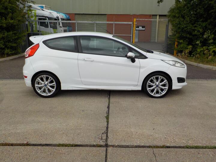 Ford Fiesta 1.0T EcoBoost Zetec S Euro 5 (s/s) 3dr