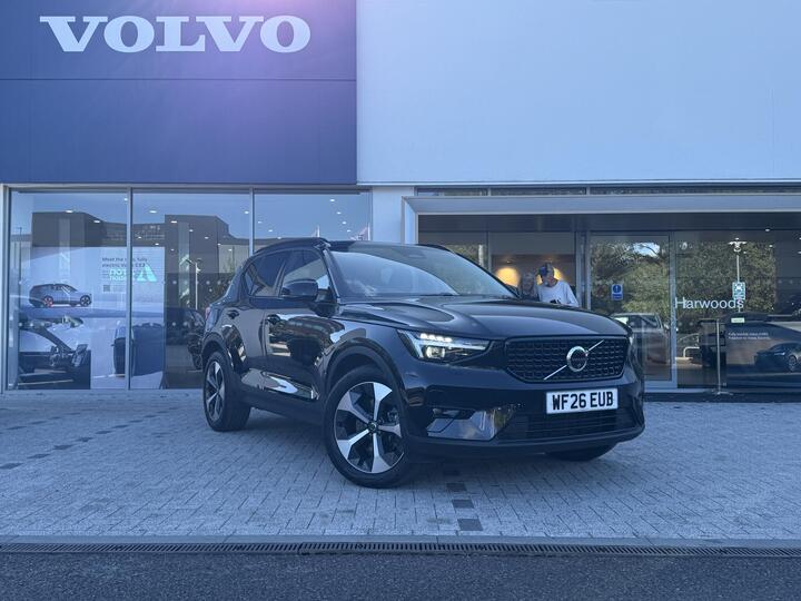 Volvo XC40 2.0 B3 MHEV Plus Dark DCT Auto Euro 6 (s/s) 5dr