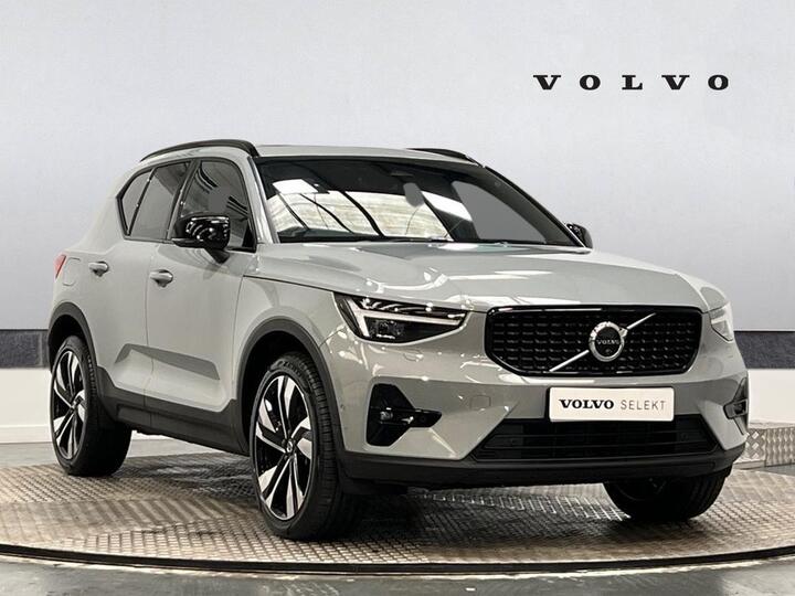 Volvo XC40 2.0 B4 MHEV Ultra Dark DCT Auto Euro 6 (s/s) 5dr