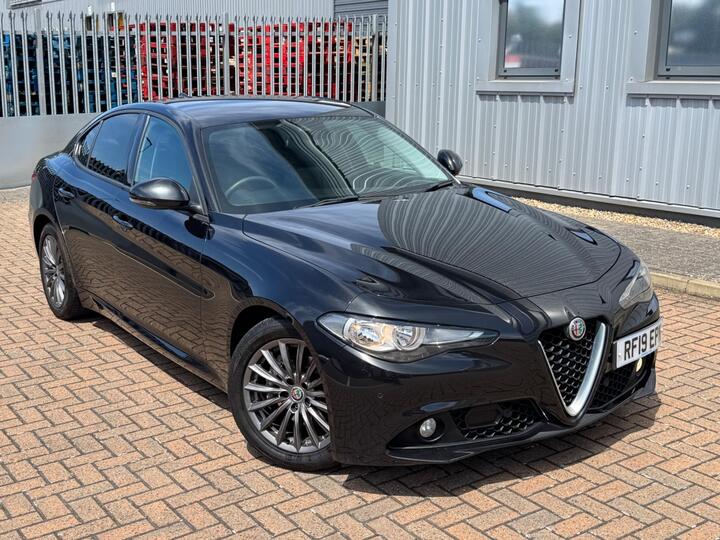 Alfa Romeo Giulia 2.2 TD Super Auto Euro 6 (s/s) 4dr Alfa Romeo Giulia 2.2 TD Super Auto Euro 6 (s/s) 4dr