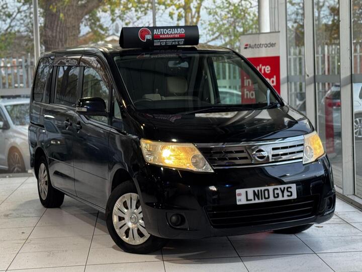 Nissan Serena 2.0, 8 Seater