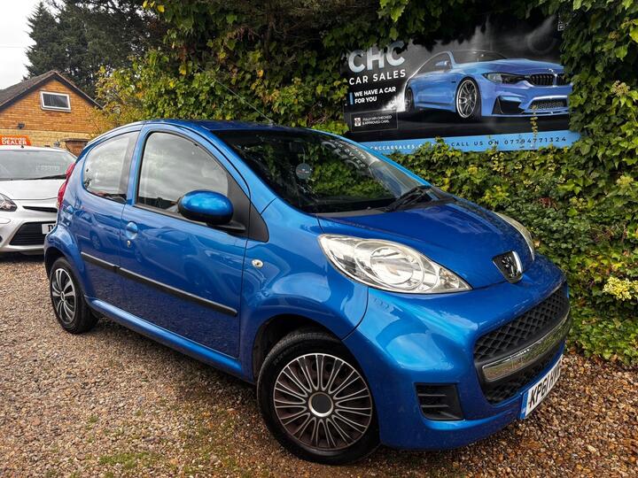 Peugeot 107 1.0 12V Urban Euro 5 5dr Peugeot 107 1.0 12V Urban Euro 5 5dr