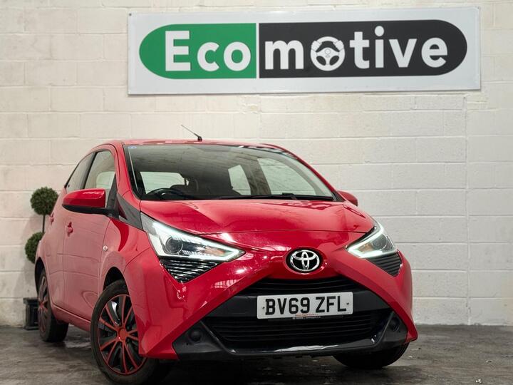 Toyota AYGO 1.0 VVT-i X-play X-shift Euro 6 5dr Toyota AYGO 1.0 VVT-i X-play X-shift Euro 6 5dr