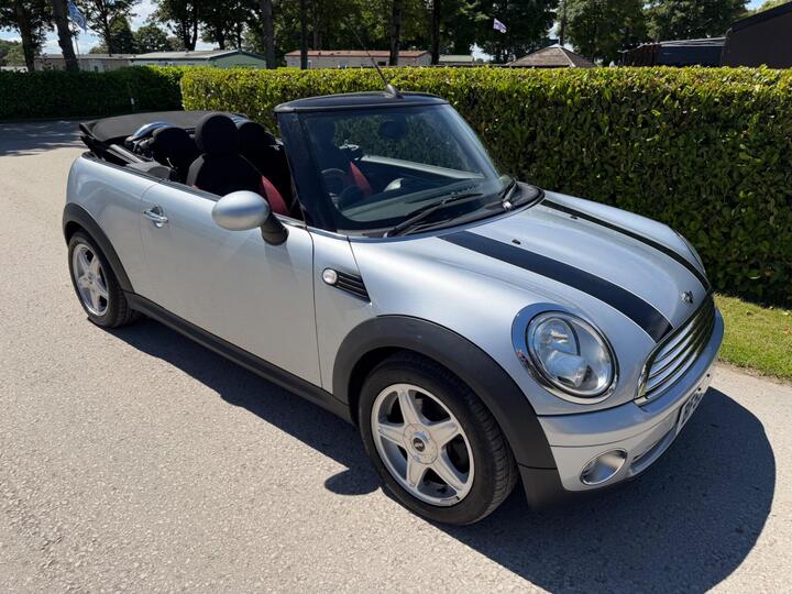 MINI Convertible 1.6 Cooper Euro 4 2dr MINI Convertible 1.6 Cooper Euro 4 2dr