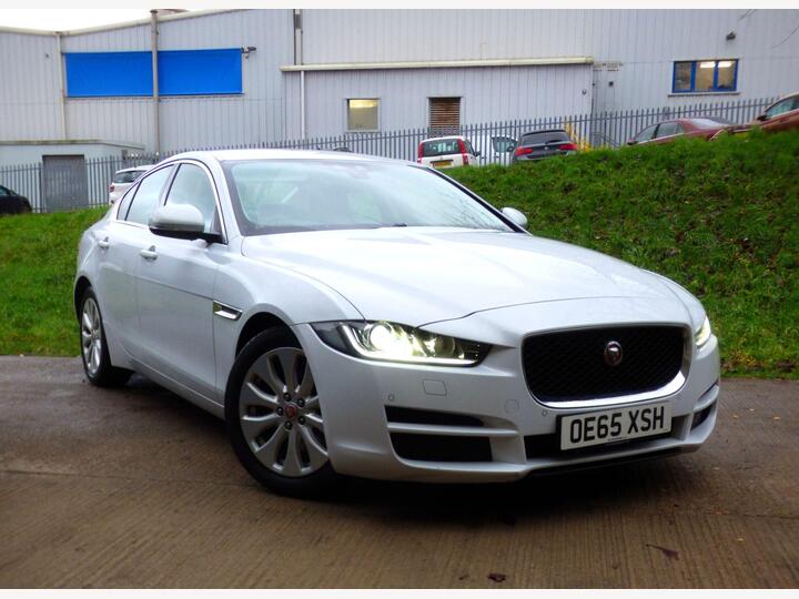 Jaguar XE 2.0d Portfolio Auto Euro 6 (s/s) 4dr