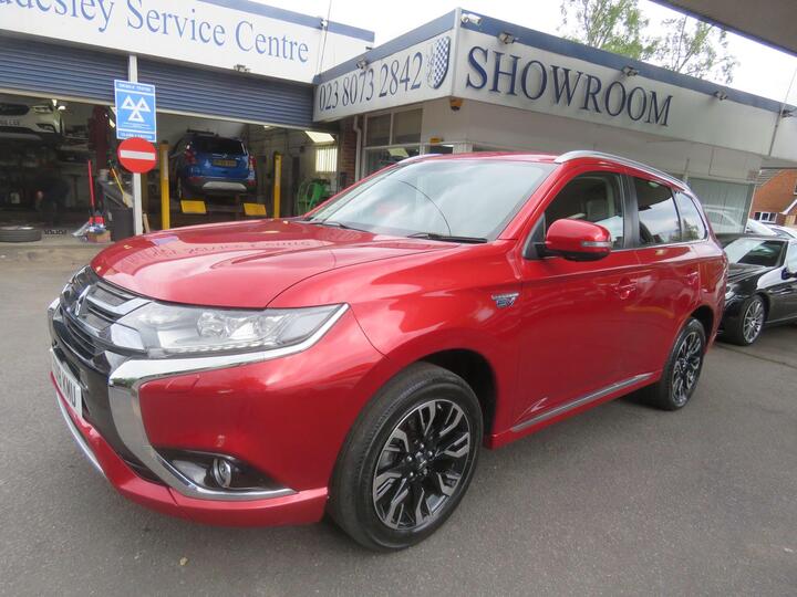 Mitsubishi Outlander 2.0h 12kWh 4h CVT 4WD Euro 6 (s/s) 5dr Mitsubishi Outlander 2.0h 12kWh 4h CVT 4WD Euro 6 (s/s) 5dr