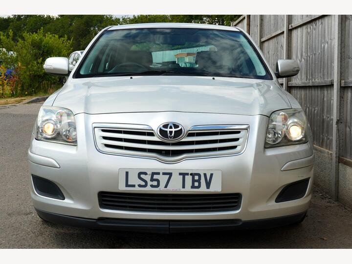 Toyota Avensis 1.8 VVT-i Colour Collection 5dr