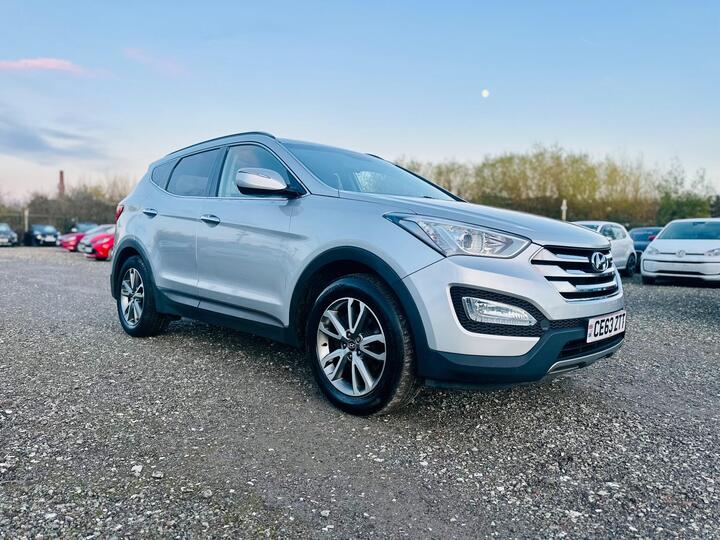 Hyundai Santa Fe 2.2 CRDi Premium Auto 4WD Euro 5 5dr (7 Seat) Hyundai Santa Fe 2.2 CRDi Premium Auto 4WD Euro 5 5dr (7 Seat)