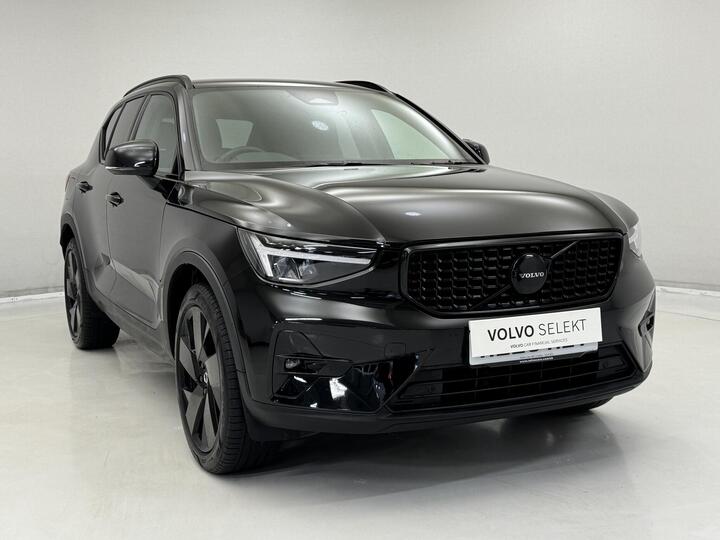 Volvo XC40 2.0 B4 MHEV Plus Black Edition DCT Auto Euro 6 (s/s) 5dr
