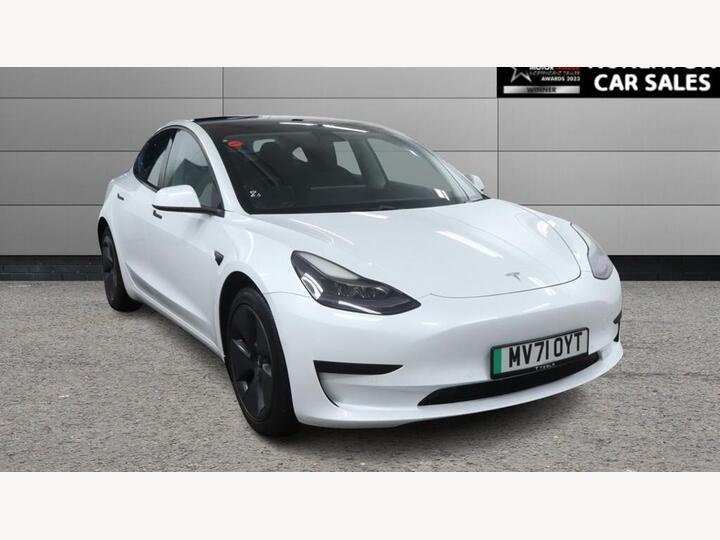 Tesla Model 3 Standard Range Plus Auto RWD 4dr