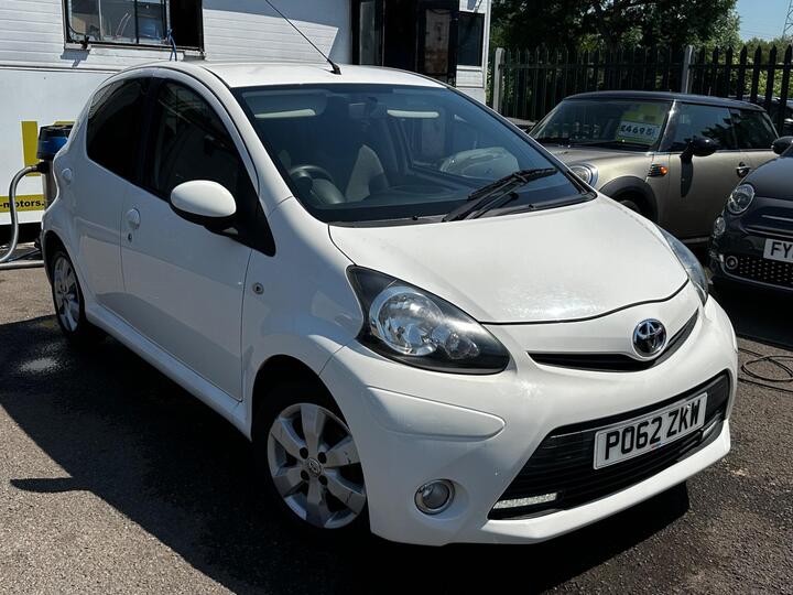 Toyota AYGO 1.0 VVT-i Fire Euro 5 5dr Toyota AYGO 1.0 VVT-i Fire Euro 5 5dr