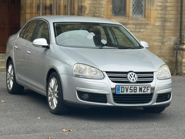 Volkswagen Jetta 2.0 TDI Sport DSG Euro 4 4dr Volkswagen Jetta 2.0 TDI Sport DSG Euro 4 4dr