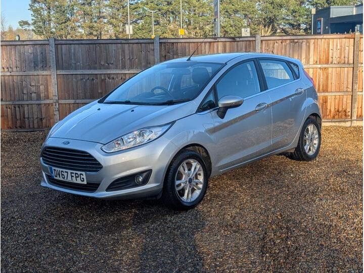 Ford FIESTA 1.25 Zetec Euro 6 5dr Ford FIESTA 1.25 Zetec Euro 6 5dr