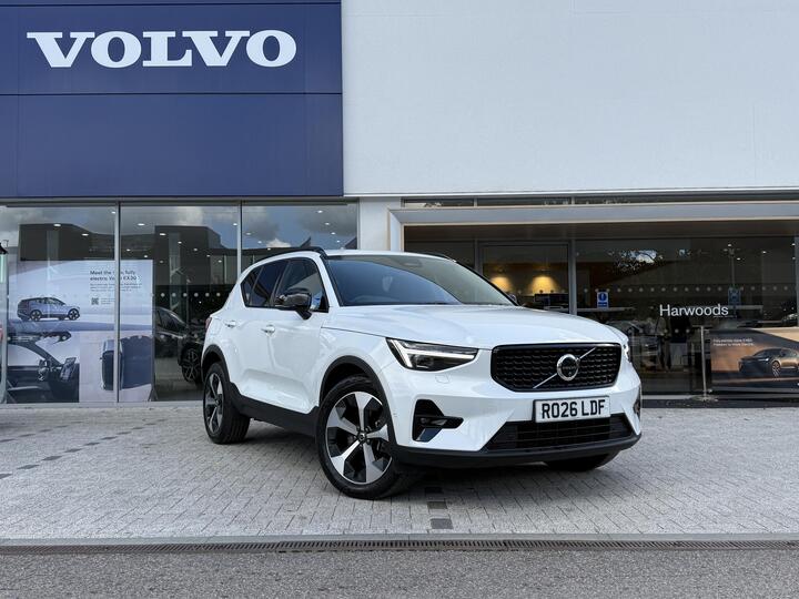 Volvo XC40 2.0 B3 MHEV Plus Dark DCT Auto Euro 6 (s/s) 5dr