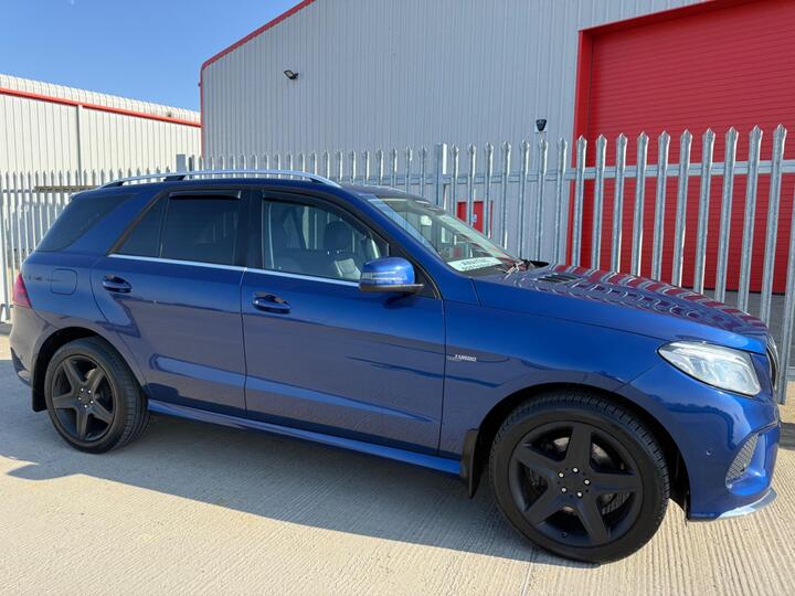 Mercedes-Benz GLE 3.0 GLE350d V6 AMG Line G-Tronic 4MATIC Euro 6 (s/s) 5dr Mercedes-Benz GLE 3.0 GLE350d V6 AMG Line G-Tronic 4MATIC Euro 6 (s/s) 5dr