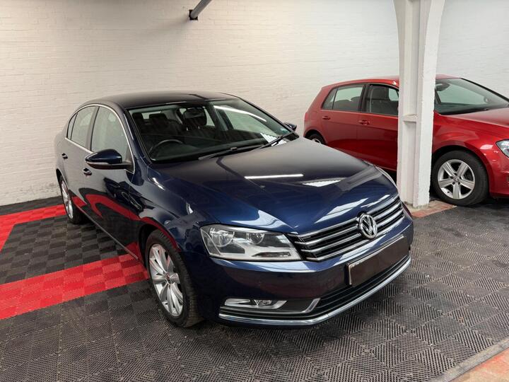 Volkswagen Passat 2.0 TDI BlueMotion Tech Highline Euro 5 (s/s) 4dr Volkswagen Passat 2.0 TDI BlueMotion Tech Highline Euro 5 (s/s) 4dr