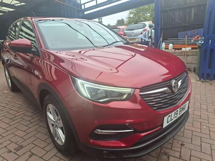 Vauxhall Grandland X 1.2 Turbo SE Euro 6 (s/s) 5dr Vauxhall Grandland X 1.2 Turbo SE Euro 6 (s/s) 5dr